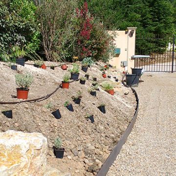 Réalisation d'une allée de jardin provençal