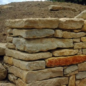 Réalisation d'un muret en pierres sèches - Luynes