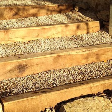 Jouques - Après aménagement d'un jardin de maison avec création d'un escalier