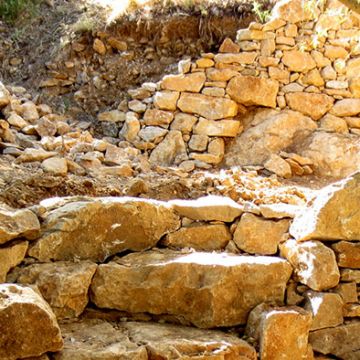 Peypin - Murs de pierres sèches en restanque