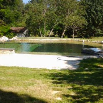 Bassin naturel baignade au Plateau de l'Arbois